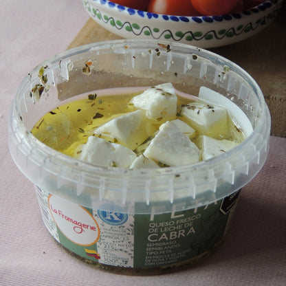 Queso tipo feta de cabra en aceite con orégano