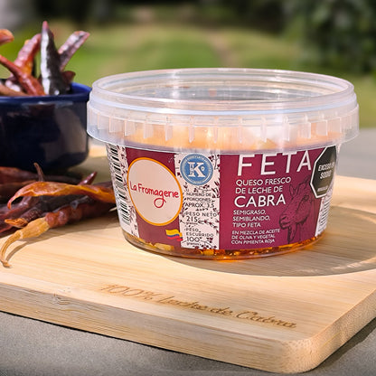 Queso tipo feta de cabra en aceite con pimienta roja